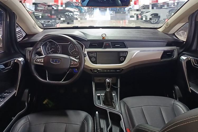 Used Geely Auto Vision X3 2019 Upgraded Model 1.5L Manual Elite Version Center Console