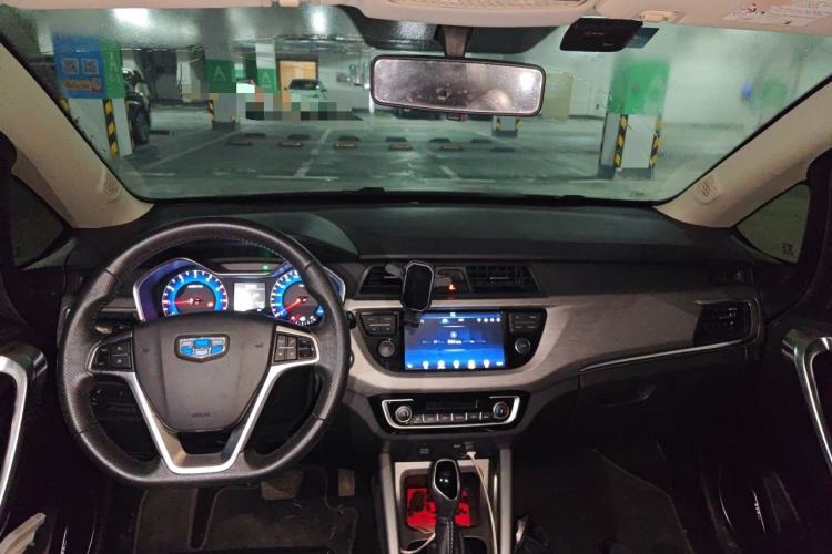Used Geely Auto Vision X3 2019 Upgraded Model 1.5L CVT Elite Version Center Console