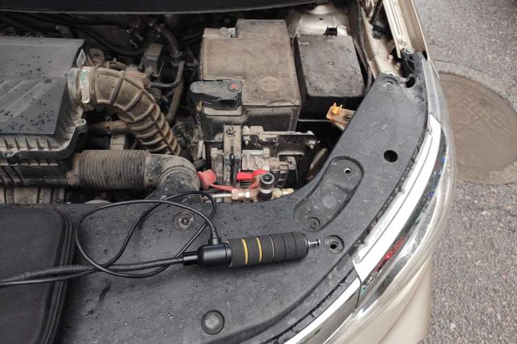 Used Geely Auto Vision X3 2019 Upgraded Model 1.5L CVT Prestige Version Engine Bay Left