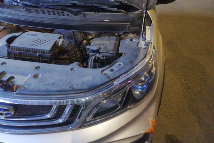 Used Geely Auto Vision X3 2019 Upgraded Model 1.5L Manual Elite Version Engine Bay Left