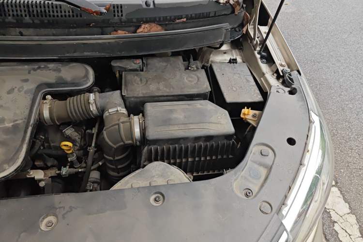 Used Geely Auto Vision X3 2019 Upgraded Model 1.5L CVT Elite Version Engine Bay Left