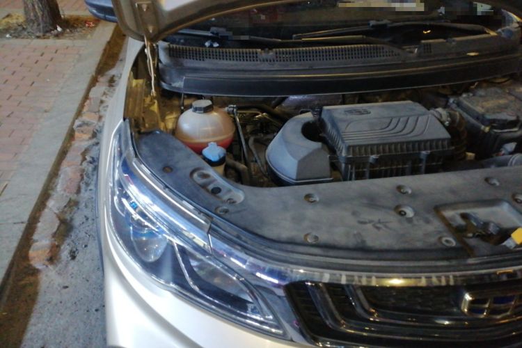Used Geely Auto Vision X3 2019 Upgraded Model 1.5L Manual Elite Version Engine Bay Right
