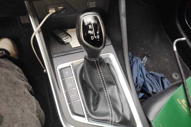 Used Geely Auto Vision X3 2019 Upgraded Model 1.5L CVT Prestige Version Gear Lever