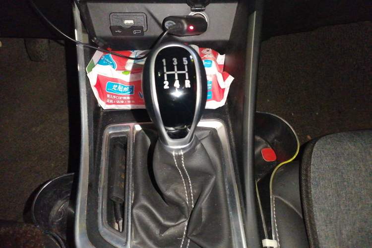 Used Geely Auto Vision X3 2019 Upgraded Model 1.5L Manual Elite Version Gear Lever