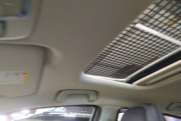 Used Geely Auto Vision X3 2019 Upgraded Model 1.5L CVT Prestige Version Headliner