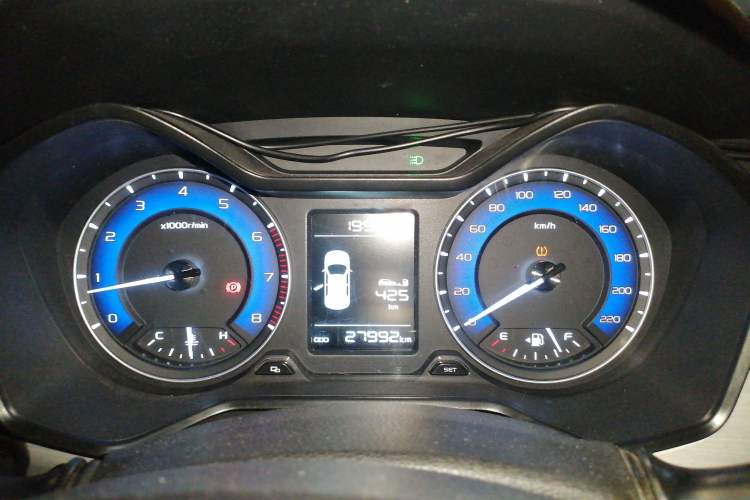Used Geely Auto Vision X3 2019 Upgraded Model 1.5L Manual Elite Version Instrument Cluster