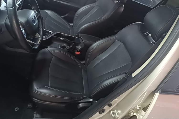 Used Geely Auto Vision X3 2019 Upgraded Model 1.5L Manual Elite Version Left Front Seat