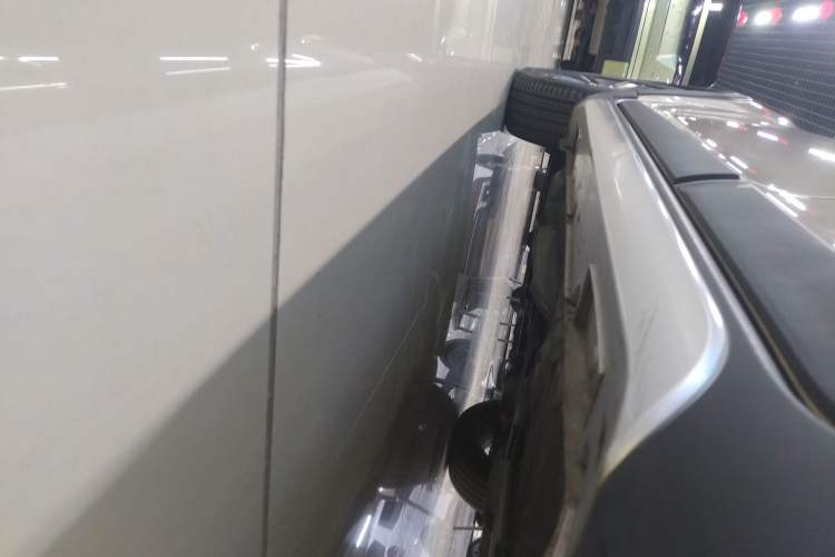 Used Geely Auto Vision X3 2019 Upgraded Model 1.5L CVT Prestige Version Left Side Sill