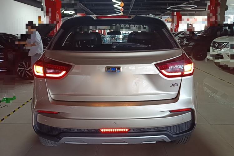 Used Geely Auto Vision X3 2019 Upgraded Model 1.5L Manual Elite Version Rear