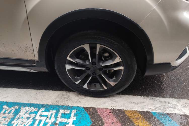 Used Geely Auto Vision X3 2019 Upgraded Model 1.5L CVT Prestige Version Right Front Wheel Hub
