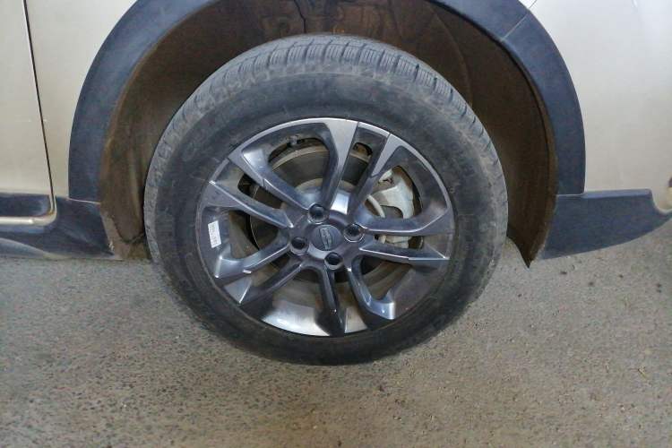 Used Geely Auto Vision X3 2019 Upgraded Model 1.5L Manual Elite Version Right Front Wheel Hub