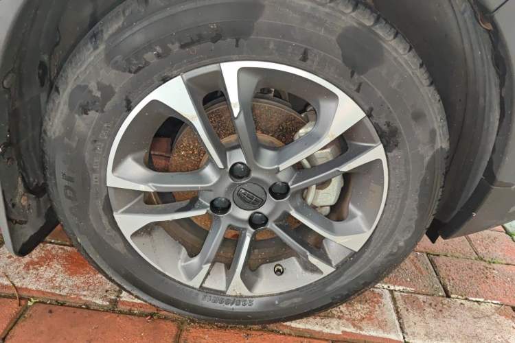 Used Geely Auto Vision X3 2019 Upgraded Model 1.5L CVT Elite Version Right Front Wheel Hub