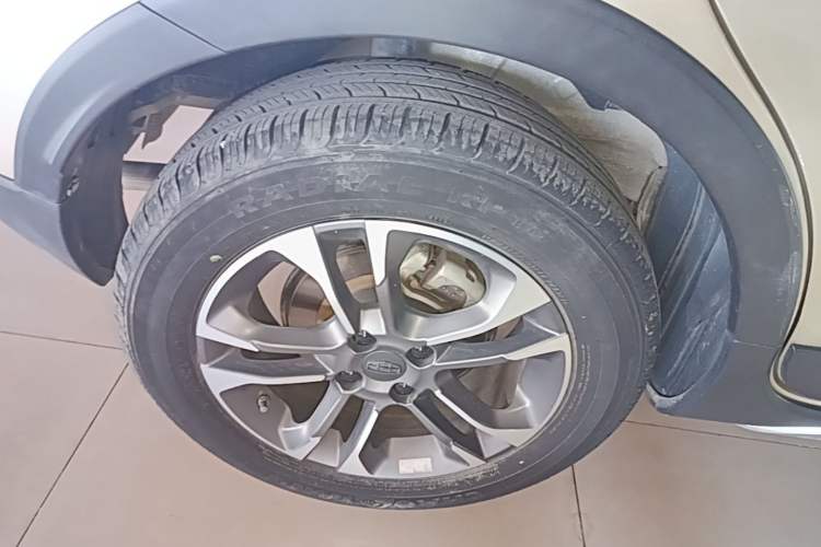 Used Geely Auto Vision X3 2019 Upgraded Model 1.5L Manual Elite Version Right Rear Wheel Hub
