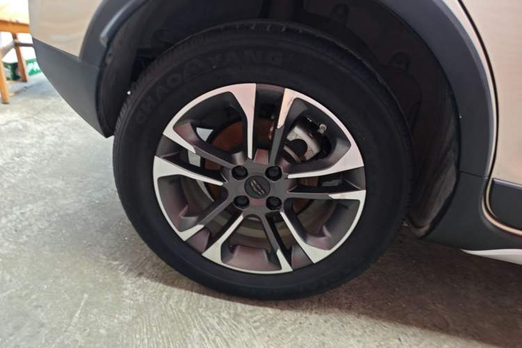 Used Geely Auto Vision X3 2019 Upgraded Model 1.5L CVT Elite Version Right Rear Wheel Hub