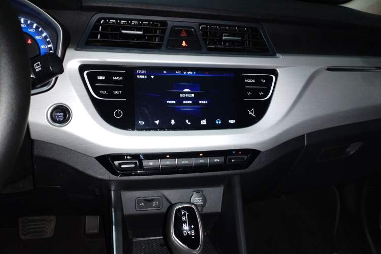 Used Geely Auto Vision X3 2019 Upgraded Model 1.5L CVT Prestige Version Audio And AC Panel