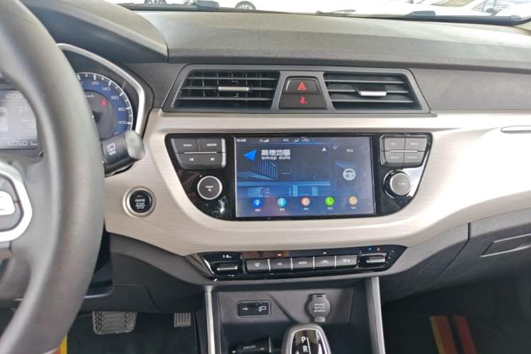 Used Geely Auto Vision X3 2019 Upgraded Model 1.5L CVT Prestige Version Audio And AC Panel