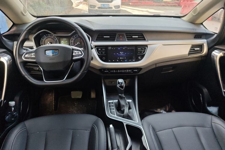 Used Geely Auto Vision X3 2019 Upgraded Model 1.5L CVT Prestige Version Center Console