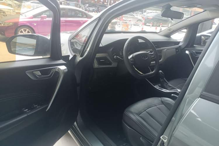 Used Geely Auto Vision X3 2019 Upgraded Model 1.5L CVT Prestige Version Driver Seat