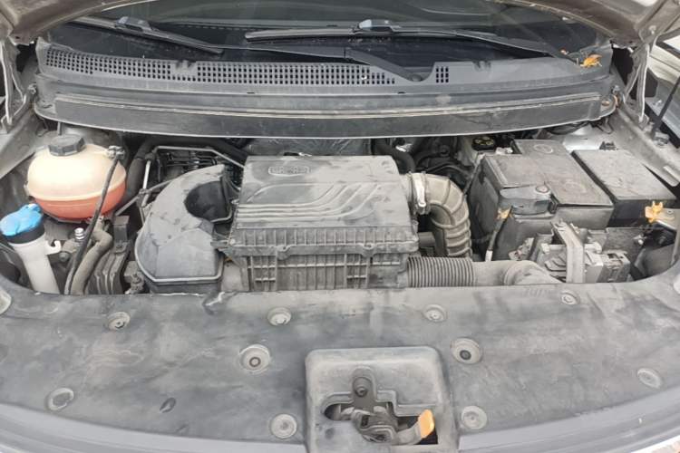Used Geely Auto Vision X3 2019 Upgraded Model 1.5L CVT Prestige Version Engine Bay