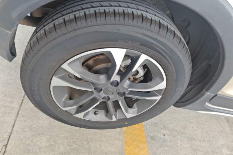 Used Geely Auto Vision X3 2019 Upgraded Model 1.5L CVT Prestige Version Exterior 2