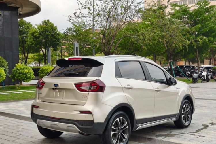 Used Geely Auto Vision X3 2019 Upgraded Model 1.5L CVT Prestige Version Exterior 3
