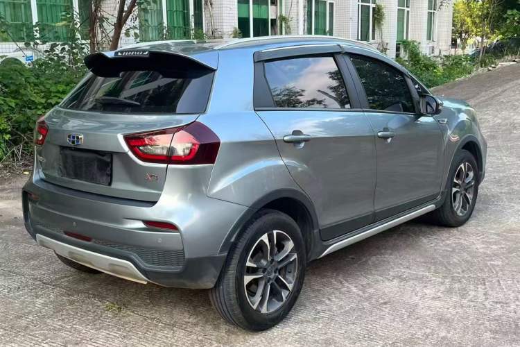 Used Geely Auto Vision X3 2019 Upgraded Model 1.5L CVT Elite Version Exterior 5