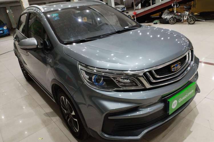 Used Geely Auto Vision X3 2019 Upgraded Model 1.5L CVT Prestige Version Front Right 45 Deg