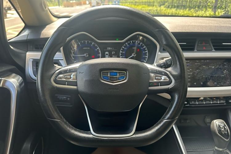 Used Geely Auto Vision X3 2019 Upgraded Model 1.5L CVT Prestige Version Interior 2