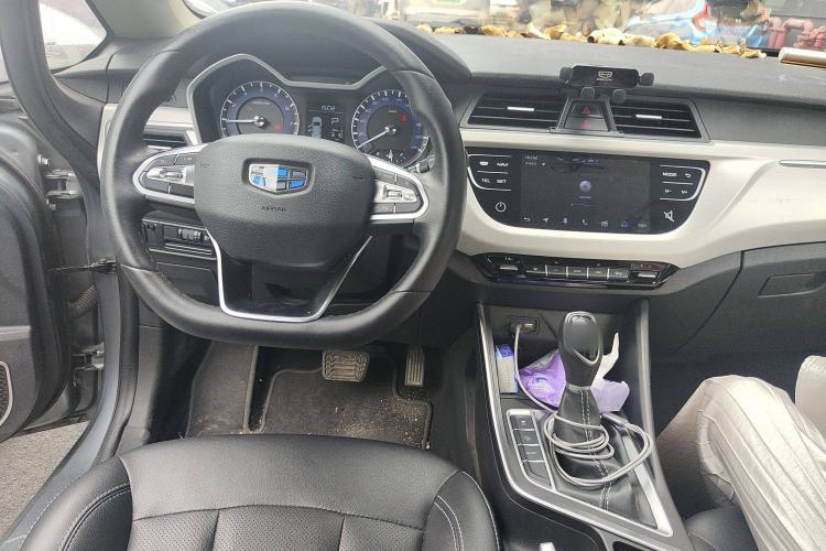 Used Geely Auto Vision X3 2019 Upgraded Model 1.5L CVT Prestige Version Interior 2