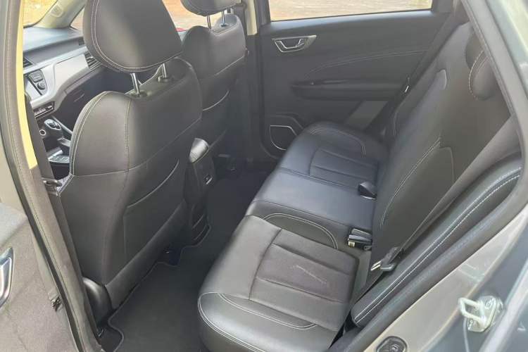 Used Geely Auto Vision X3 2019 Upgraded Model 1.5L CVT Elite Version Interior 2
