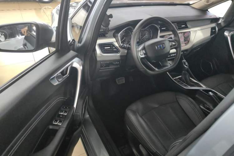 Used Geely Auto Vision X3 2019 Upgraded Model 1.5L CVT Prestige Version Interior 2