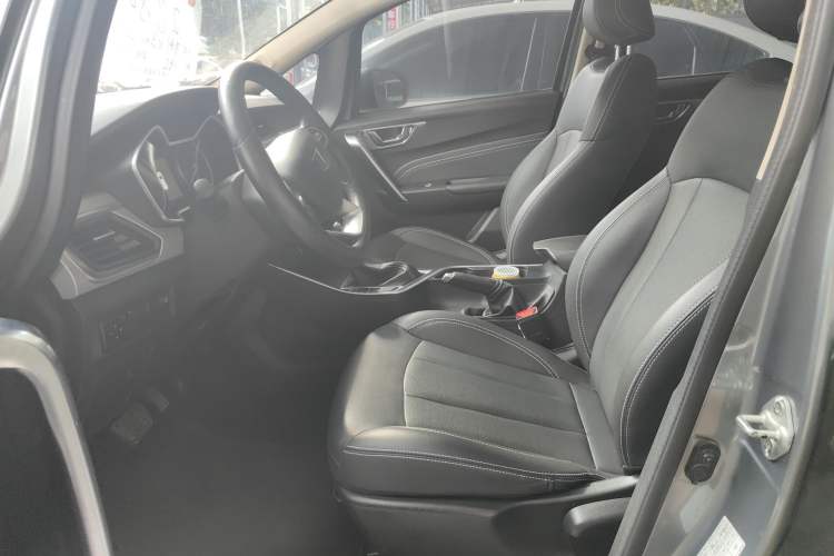 Used Geely Auto Vision X3 2019 Upgraded Model 1.5L CVT Elite Version Interior 3