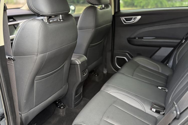 Used Geely Auto Vision X3 2019 Upgraded Model 1.5L CVT Prestige Version Interior 6