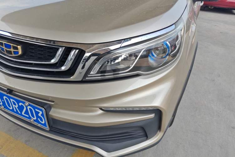Used Geely Auto Vision X3 2019 Upgraded Model 1.5L CVT Prestige Version Left Front Headlight