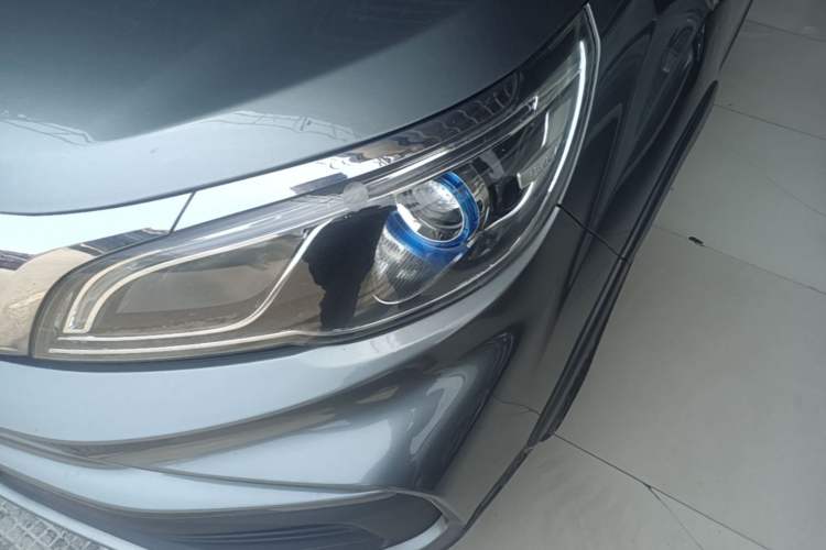 Used Geely Auto Vision X3 2019 Upgraded Model 1.5L CVT Prestige Version Left Front Headlight