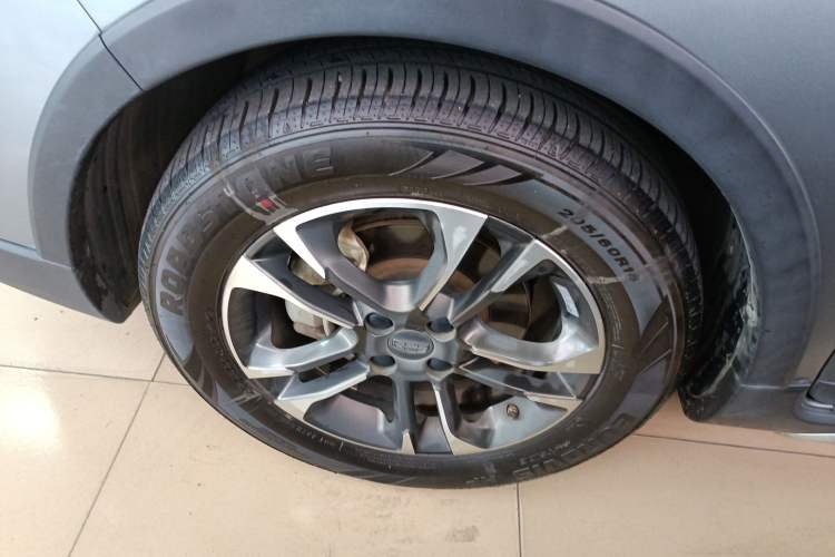 Used Geely Auto Vision X3 2019 Upgraded Model 1.5L CVT Elite Version Left Front Wheel Hub
