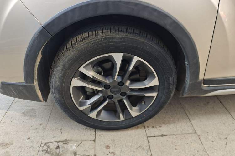 Used Geely Auto Vision X3 2019 Upgraded Model 1.5L CVT Prestige Version Left Front Wheel Hub