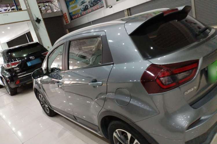 Used Geely Auto Vision X3 2019 Upgraded Model 1.5L CVT Prestige Version Left Side