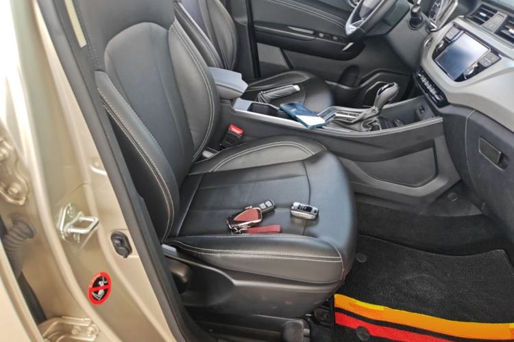 Used Geely Auto Vision X3 2019 Upgraded Model 1.5L CVT Prestige Version Right Front Seat