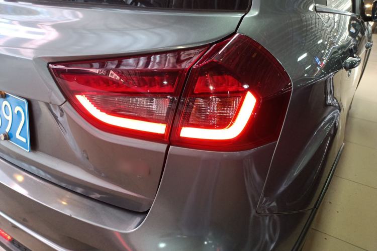 Used Geely Auto Vision X3 2019 Upgraded Model 1.5L CVT Elite Version Right Rear Taillight
