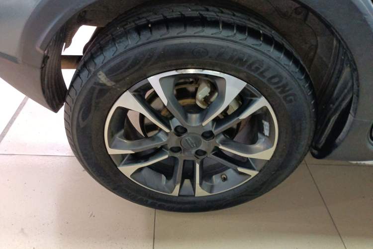Used Geely Auto Vision X3 2019 Upgraded Model 1.5L CVT Elite Version Right Rear Wheel Hub