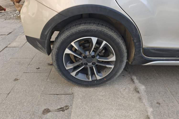 Used Geely Auto Vision X3 2019 Upgraded Model 1.5L CVT Prestige Version Right Rear Wheel Hub
