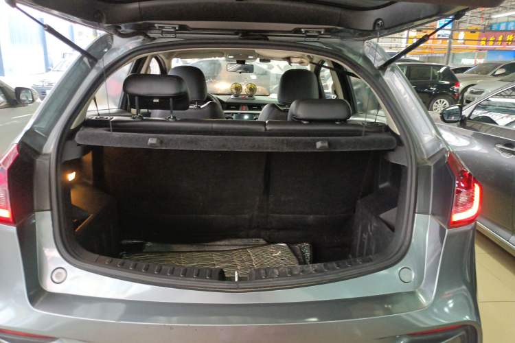 Used Geely Auto Vision X3 2019 Upgraded Model 1.5L CVT Elite Version Trunk