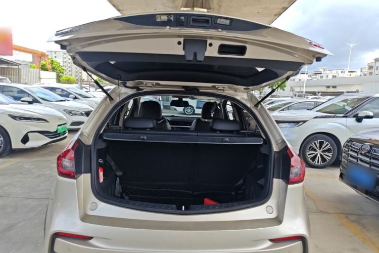 Used Geely Auto Vision X3 2019 Upgraded Model 1.5L CVT Prestige Version Trunk
