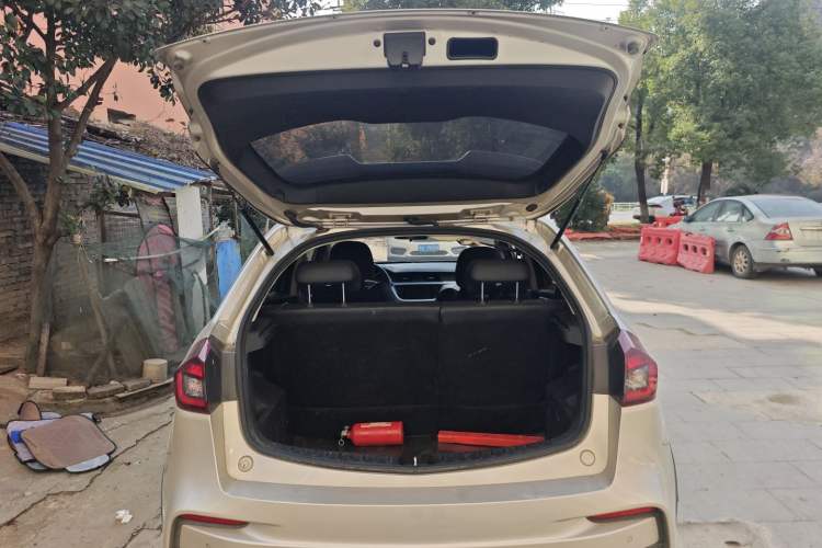 Used Geely Auto Vision X3 2019 Upgraded Model 1.5L CVT Prestige Version Trunk