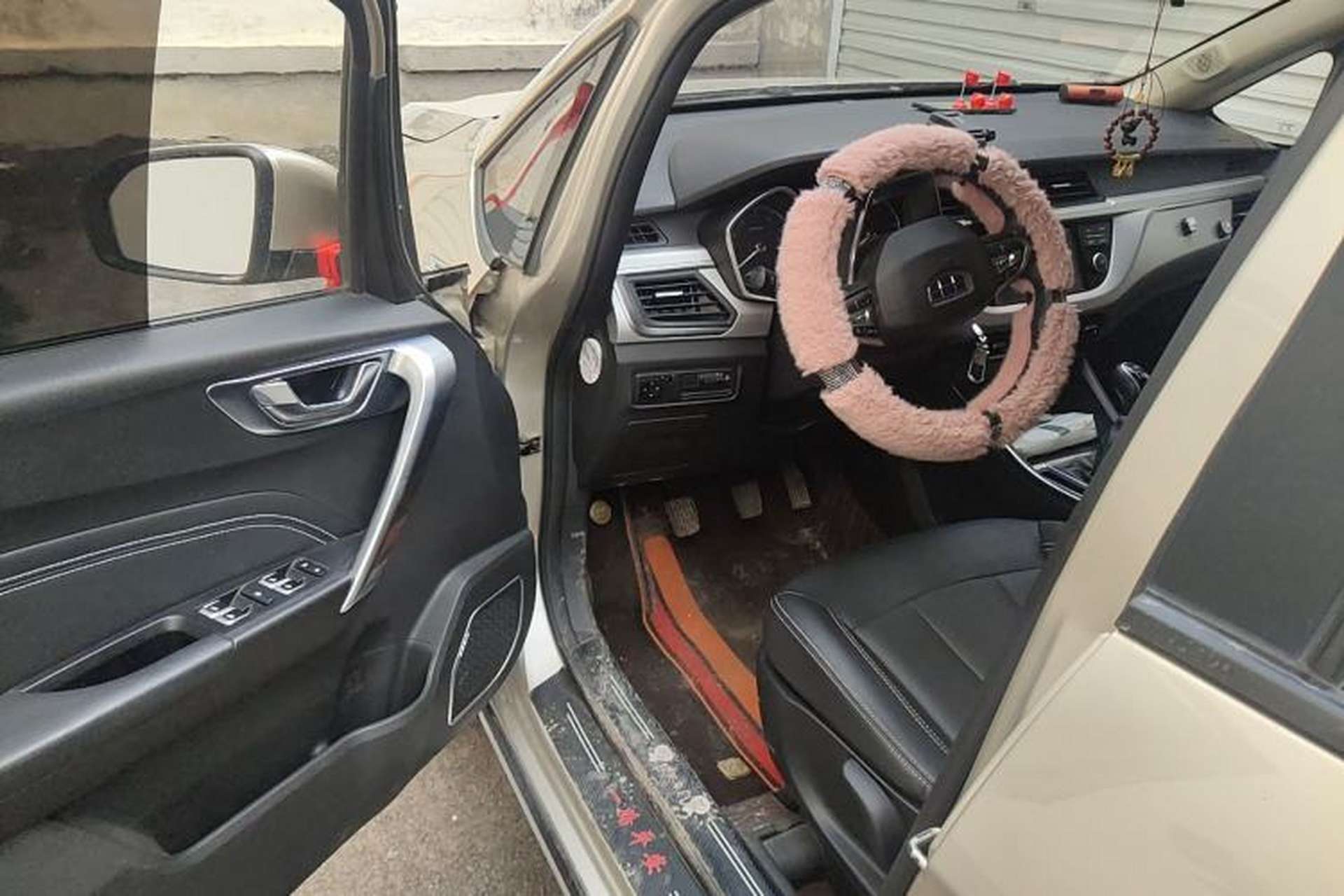 Used Geely Auto Vision X3 2019 Upgraded Model 1.5L Manual Luxury Version Driver Seat
