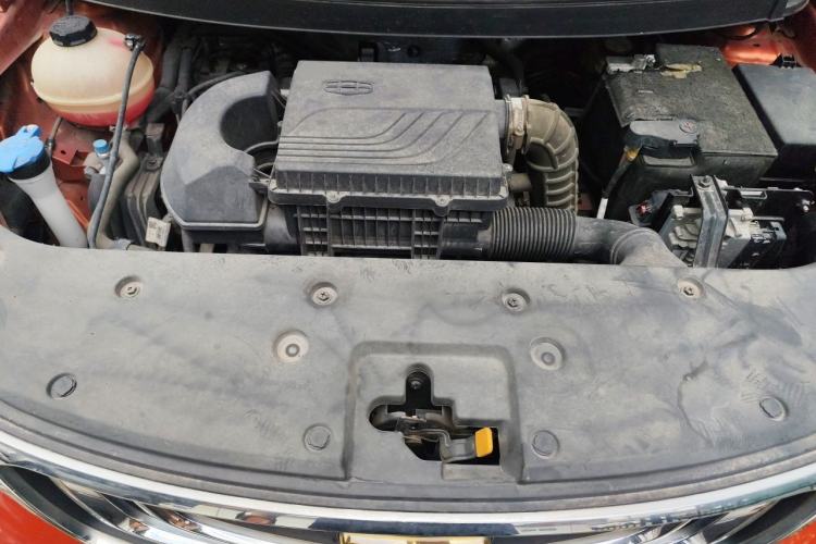 Used Geely Auto Vision X3 2019 Upgraded Model 1.5L CVT Prestige Version Engine Bay