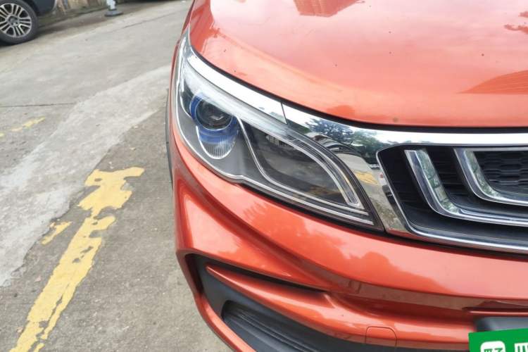 Used Geely Auto Vision X3 2019 Upgraded Model 1.5L CVT Prestige Version Right Front Headlight