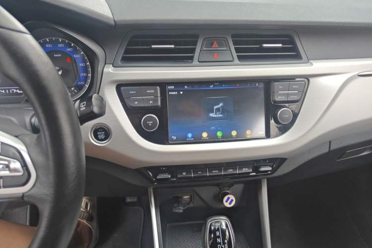 Used Geely Auto Vision X3 2019 Upgraded Model 1.5L CVT Elite Version Audio And AC Panel