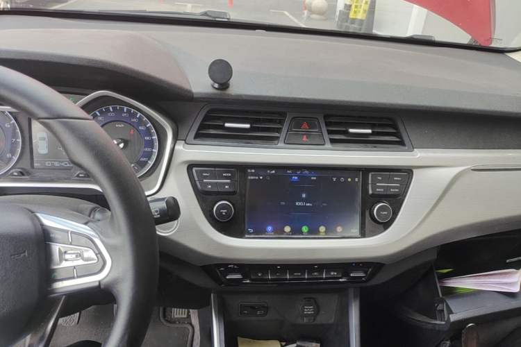 Used Geely Auto Vision X3 2019 Upgraded Model 1.5L Manual Elite Version Audio And AC Panel